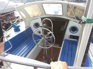 9-Cockpit.jpg